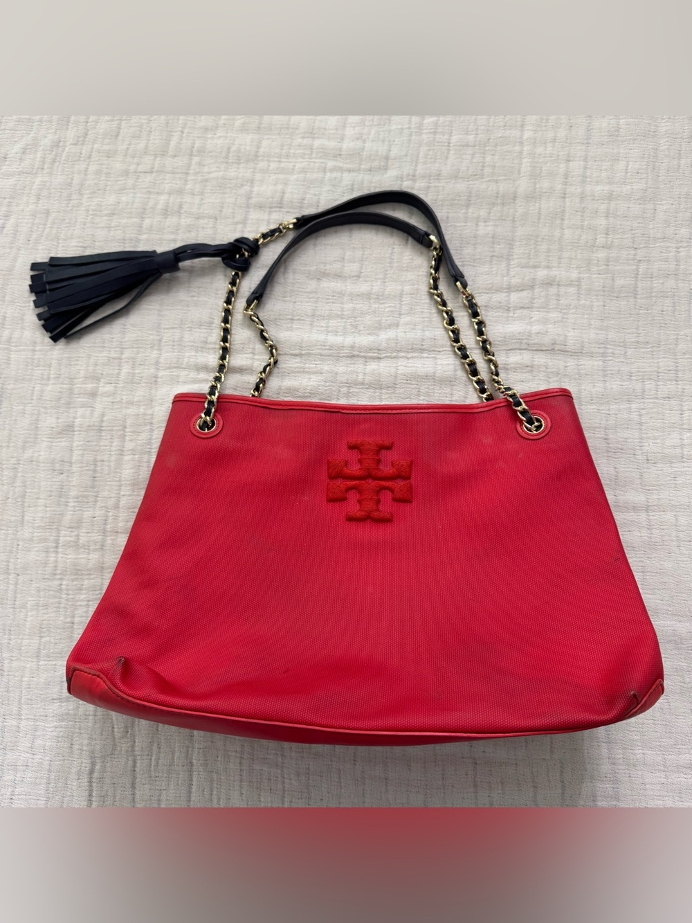 Tory Burch Red Purse Gold Chain Strap Logo Lined Inner Pockets Rare/discontinued